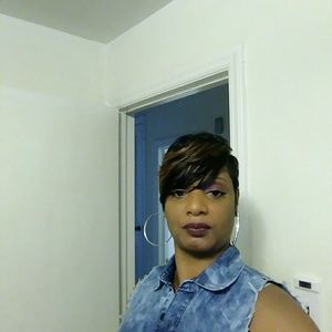 Meet your Posher, Leticia